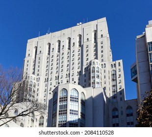 New York, NY - November 23, 2021: Weill Cornell Medical Center (1933) On The Upper East Side Of Manhattan, NYC Is A 27 Story White Skyscraper With Gothic Touches, Now Part Of NewYork-Presbyterian 