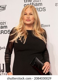 New York, NY - November 29, 2021: Jennifer Coolidge Attends The 2021 Gotham Awards At Cipriani Wall Street