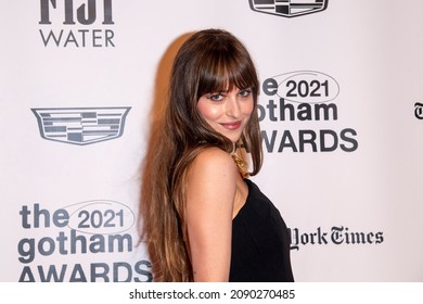 NEW YORK, NY - NOVEMBER 29: Dakota Johnson attends the 2021 Gotham Awards at Cipriani Wall Street on November 29, 2021 in New York City.