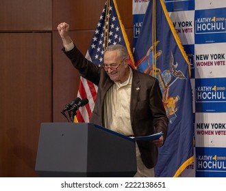 NEW YORK, N.Y. – November 3, 2022: Senate Majority Leader Chuck Schumer Addresses A Campaign Rally At Barnard College In New York City.