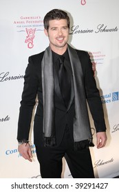 NEW YORK, NY - OCTOBER 20: Robin Thicke Attends The 2009 Angel Ball On October 20, 2009 In New York City.