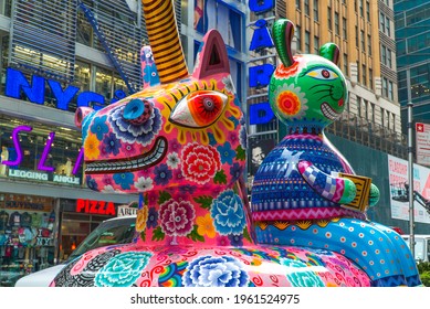 New York, NY United States Of America - November 3, 2016: A Fancy Animal Carnival By Hung Yi At The Garment District Pedestrian Plaza NYC. Large Scale Colorful Sculptures