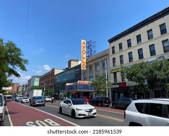 New York, NY USA - August 2, 2022 : A View Of Car Traffic And The Bus Lane In Front Of The Apollo Theater On 125th Street In Harlem