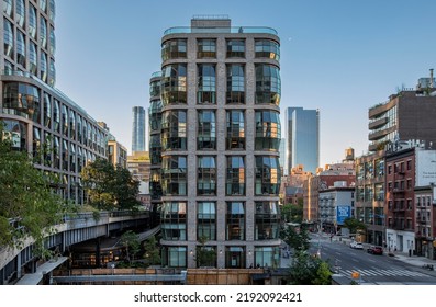 New York, NY, USA - August 5, 2022: Full Frontal View Of The Lantern House From The High Line In Late Afternoon Framed By Chelsea Buildings