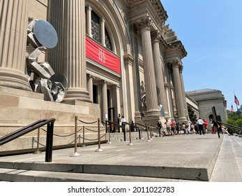 New York, NY  USA - July 16, 2021: New York City, New Yorkers Outside Metropolitan Museum Of Art During Last Weeks Of Covid-19 Pandemic Restrictions