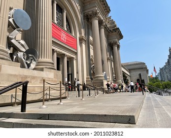 New York, NY  USA - July 16, 2021: New York City, New Yorkers Outside Metropolitan Museum Of Art During Last Weeks Of Covid-19 Pandemic Restrictions