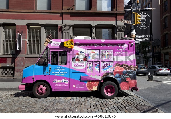 New York, NY, USA - July 17, 2016:\
Ice Cream Vendor: Ice Cream Vendor in Soho in\
Manhattan