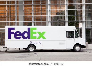 1,881 Fedex truck Images, Stock Photos & Vectors | Shutterstock