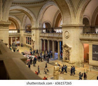 New York, NY. USA - May 6, 2017.  In The Lobby Of The Met Museum Of Art