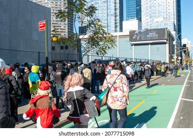 New York, NY, USA - November 19, 2021: Thousands Line Up For Day 1 Of The Three Day Anime NYC Convention At The Javits Center