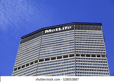 New York, NY, USA - September 23, 2016: The MetLife Building: The MetLife Building Is A 59-story Skyscraper At 200 Park Avenue At East 45th Street Above Grand Central Terminal In Midtown Manhattan.
