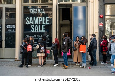 New York NY USA-April 2, 2022 Shoppers In Soho In New York Wait In Line For The Dolls Kill Brand Sample Sale