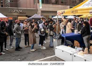 New York NY USA-April 9, 2022 Crowds Of Shoppers At A Street Fair In Chelsea In New York