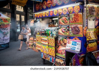 New York NY USA-August 27, 2022 Food Cart Spews Smoke And Smells Into The Air In The Meatpacking District In New York