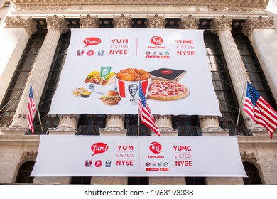 New York NY USA-November 1, 2016 The New York Stock Exchange Is Decorated For The First Day Of Trading Of Yum China Holdings