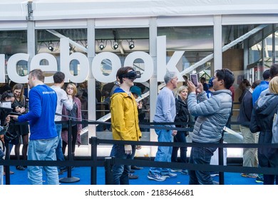 New York NY USA-November 22, 2016 Visitors to Bryant Park in New York at Facebook's Oculus Rift virtual reality headset promotion