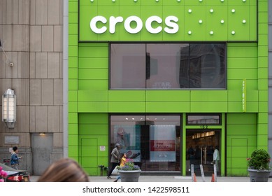 crocs store manhattan