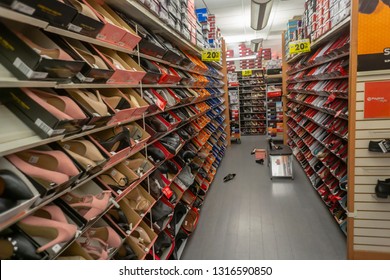 payless shoes in store