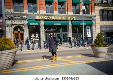 Barnes Noble Images Stock Photos Vectors Shutterstock