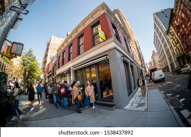 New York NY/USA-October 19, 2019 Hundreds Of Fans Line Up Outside Of FlipperÕs Japanese Pancake Restaurant In Soho In New York