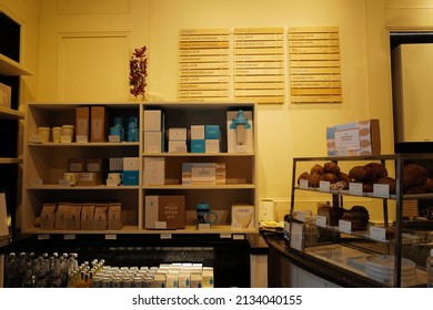 NEW YORK, UNITED STATES- FEBRUARY 16, 2022: Soft Focus Of Interior Bar Design And Decoration At 'BLUE BOTTLE CAFE' Famous Coffee Shop And Bakery Store Near W 40TH STREET And Bryant Park- NYC, USA