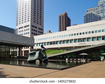 New York - United States, May 19 - 2015 Paul Milstein Pool In Lincoln Center Square In New York