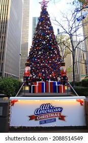 NEW YORK, NEW YORK USA - DECEMBER 4, 2021: The Christmas Tree Outside The News Corp. Building In Midtown Manhattan In New York City. (Photo: Gordon Donovan)