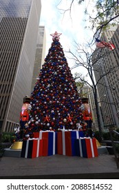 NEW YORK, NEW YORK USA - DECEMBER 4, 2021: The Christmas Tree Outside The News Corp. Building In Midtown Manhattan In New York City. (Photo: Gordon Donovan)