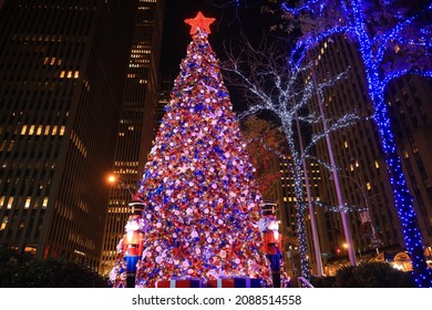 NEW YORK, NEW YORK USA - DECEMBER 4, 2021: The Christmas Tree Outside The News Corp. Building In Midtown Manhattan In New York City. (Photo: Gordon Donovan)