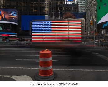 New York, USA - June 17, 2019: Image Taken With A Slow Shutter Of The US Army Recruiting Station On 7th Avenue.