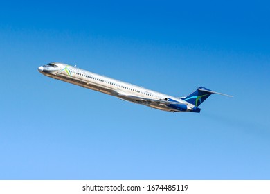 Mcdonnell Douglas Md 83 High Res Stock Images Shutterstock