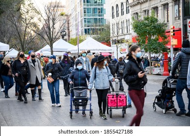 New York, New York, USA - November 14, 2020: People In Union Square Green Market With Face Masks During The Covid-19 Pandemic.