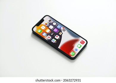 New York, USA - October 25, 2021 : Latest Apple Product, Iphone 12 And 13 Pro Max Same As Ipad Pro On White Backgroud