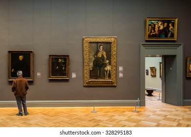 NEW YORK, USA - SEP 25, 2015: European Painter's Picture Gallery In The Metropolitan Museum Of Art (the Met), The Largest Art Museum In The United States Of America