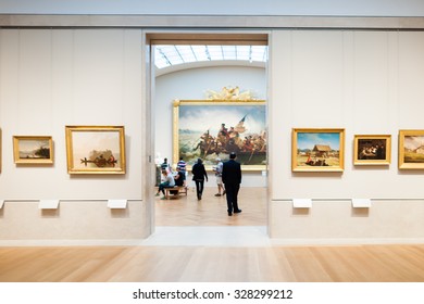 NEW YORK, USA - SEP 25, 2015: Picture Gallery In The Metropolitan Museum Of Art (the Met), The Largest Art Museum In The United States Of America