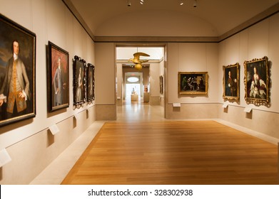 NEW YORK, USA - SEP 25, 2015: Picture Gallery In The Metropolitan Museum Of Art (the Met), The Largest Art Museum In The United States Of America