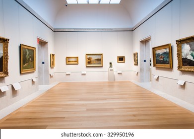 NEW YORK, USA - SEP 25, 2015: Picture Gallery In The Metropolitan Museum Of Art (the Met), The Largest Art Museum In The United States Of America