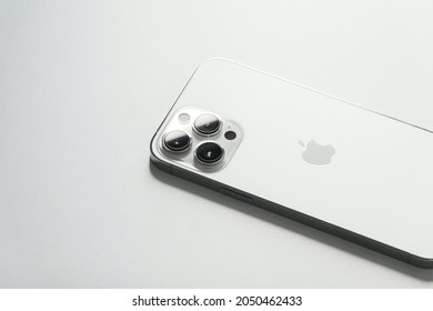 New York, USA - September 14, 2021 : Latest Apple Product, Iphone 12 And 13 Pro Max Same As Ipad Mini 6 On White Backgroud