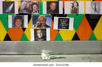 NEW YORK-AUG 13: Carolines On Broadway, A Stand-up Comedy Nightclub, Remembers Robin Williams With A Window Display On August 13, 2014 In New York City.