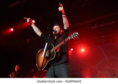 NEW YORK-FEB 25: Singer Chris Young Performs Onstage At The PlayStation Theater On February 25, 2016 In New York City.