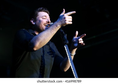 NEW YORK-FEB 25: Singer Chris Young Performs Onstage At The PlayStation Theater On February 25, 2016 In New York City.