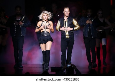 NEW YORK-JUL 9: Julianne Hough (L) And Derek Hough Perform On Stage During The Move Live On Tour At Radio City Music Hall On July 9, 2015 In New York City.