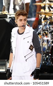 NEW YORK-JUNE 15: Justin Bieber Performs On The Today Show At Rockefeller Plaza On June 15, 2012 In New York City.