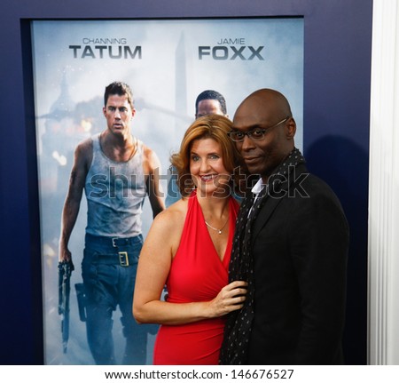 Next photo of Lance Reddick