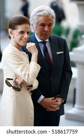 NEW YORK-MAY 5: Annette De La Renta (L) And Giancarlo Giammetti, At The Anna Wintour Costume Center Grand Opening At The Metropolitan Museum Of Art On May 5, 2014 In New York City.