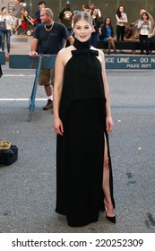 NEW YORK-SEP 26 : L'actrice Rosamund Pike assiste à la première mondiale de "Gone Girl" au 52ème festival du film de New York à Alice Tully Hall le 26 septembre 2014 à New York.