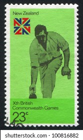NEW ZEALAND - CIRCA 1974: Stamp Printed By New Zealand, Shows Lawn Bowling And British Commonwealth Games Emblem, Circa 1974