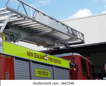 New Zealand Fire Engine With Boom Ladder