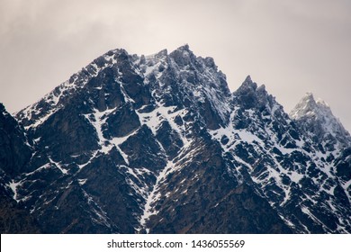Mount Remarkables Imagenes Fotos De Stock Y Vectores Shutterstock