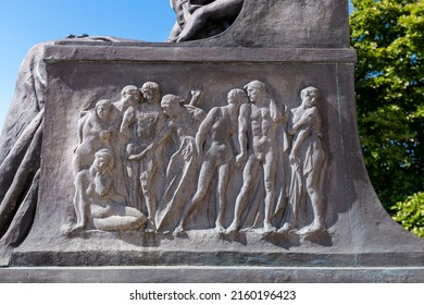 Newark, NJ –May 17, 2022: Justice Statue At The Historic Essex County Courthouse In Newark, New Jersey